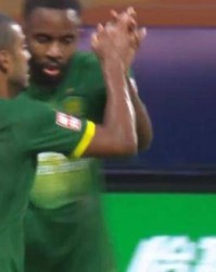  甘冈替补阵容爆发能量，下半场反超比分获胜  