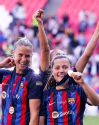  曼城女足夺得联赛冠军创历史  