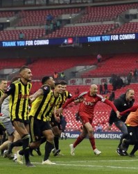  鲍文双响炮定乾坤，埃弗顿主场击退布伦特福德止颓势  