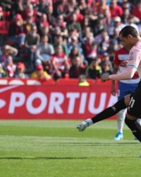  奥格斯堡顽强逼平强敌，德甲保级希望重燃曙光