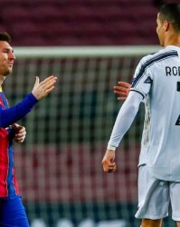  穆西亚拉梅开二度登顶射手榜首  